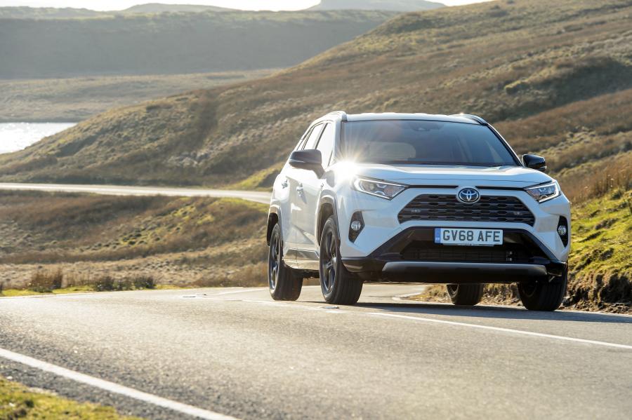  Toyota RAV4 Hybrid 2019 года  (UK) (фото 40 из 40)